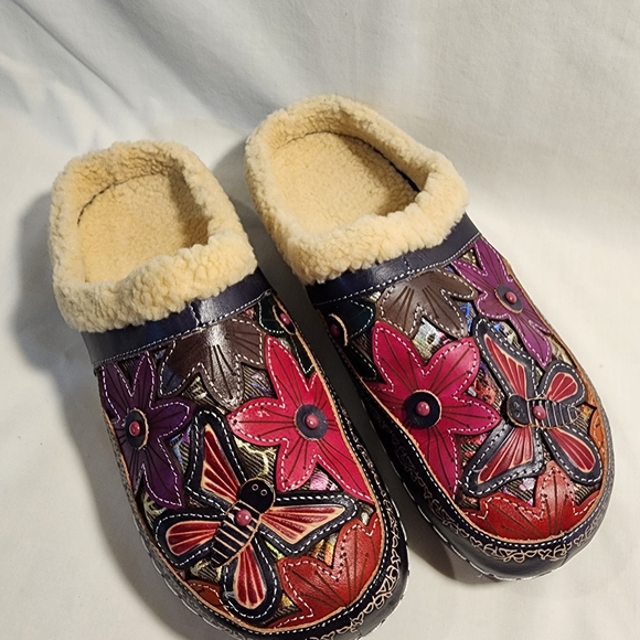 Floral Embroidered Mules with Faux Fur Lining - Picture 2 of 4